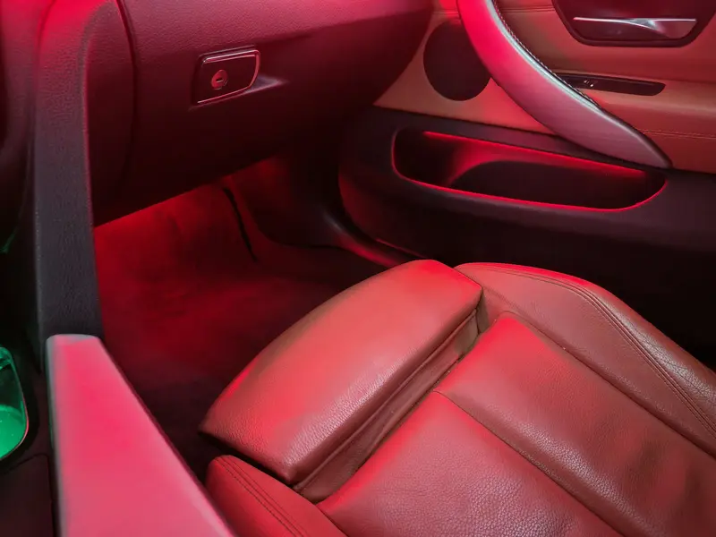 Instalare Lumini Ambientale OEM în Roeselare - AG Detailing